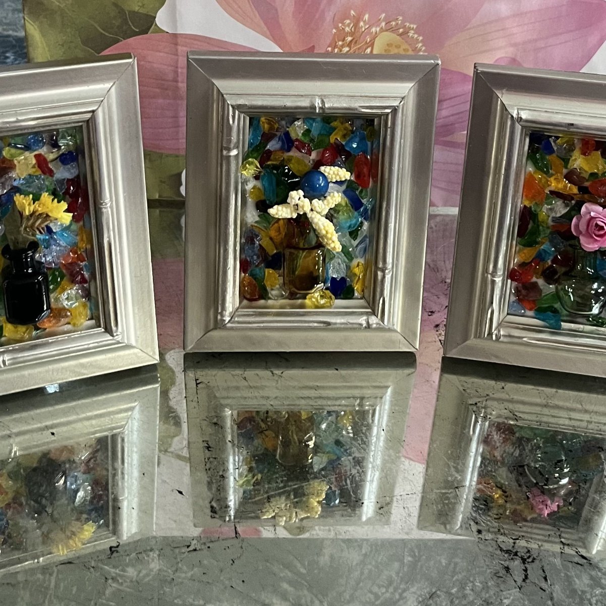 Mini framed flower vase (flower can be changed)
